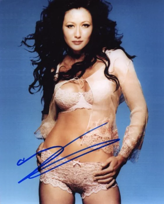 Shannen Doherty autograph