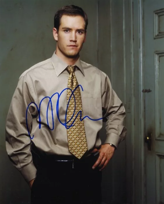 Mark Paul Gosselaar autograph