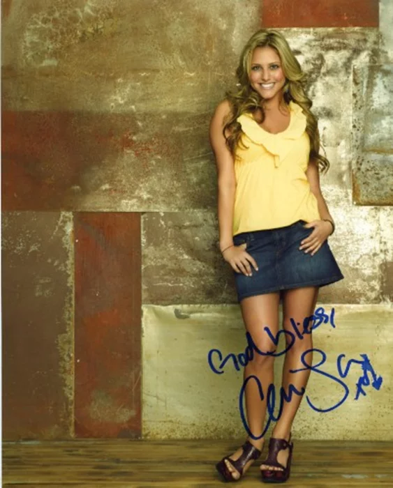 Cassie Scerbo autograph