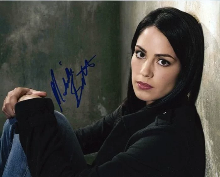 Michelle Borth autograph