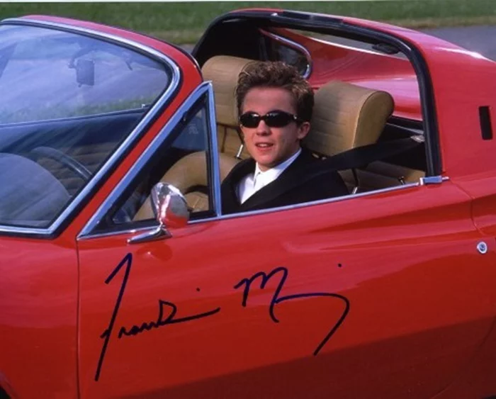 Frankie Muniz autograph
