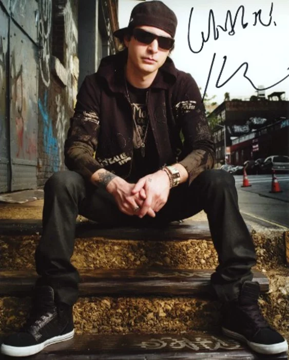 Kevin Rudolf autograph