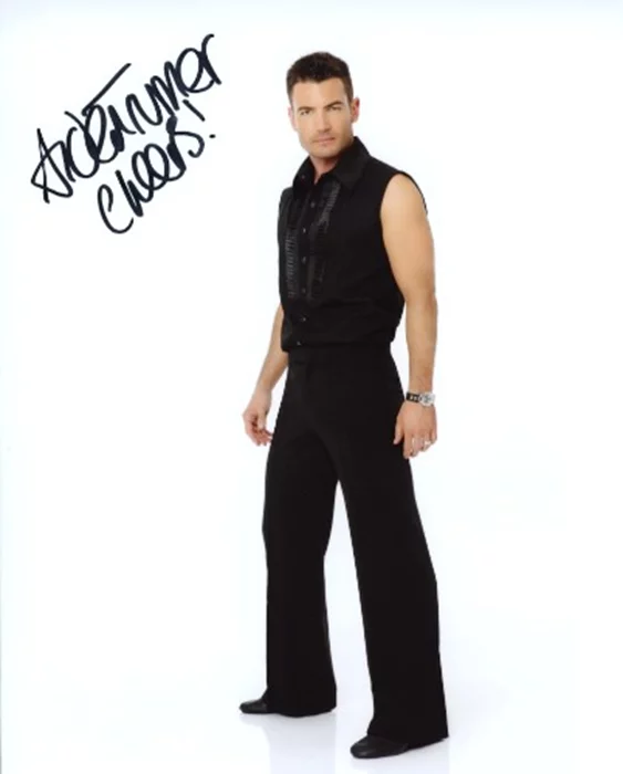 Aiden Turner autograph