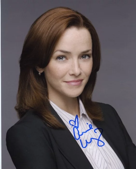 Annie Wersching autograph