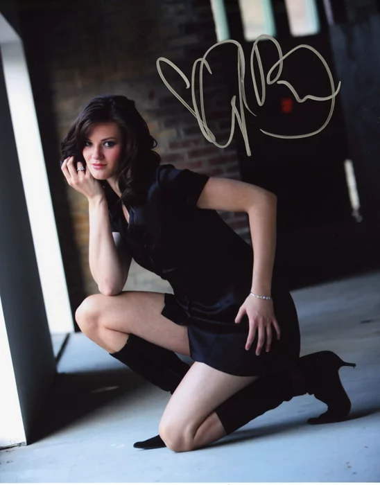 Ayla Brown autograph