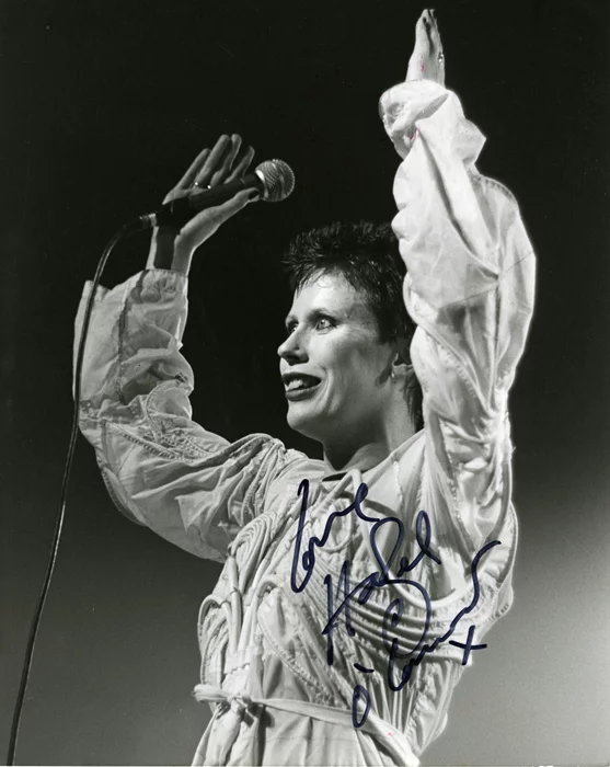 Hazel O'Connor autograph
