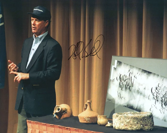 Robert Ballard autograph