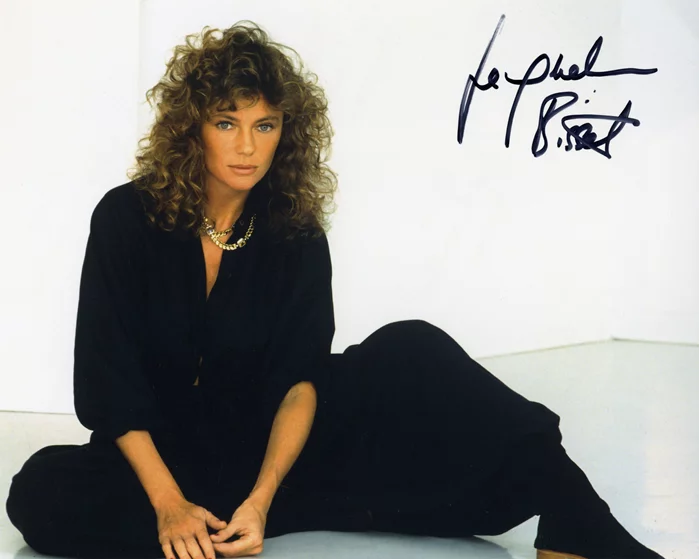 Jacqueline Bisset autograph