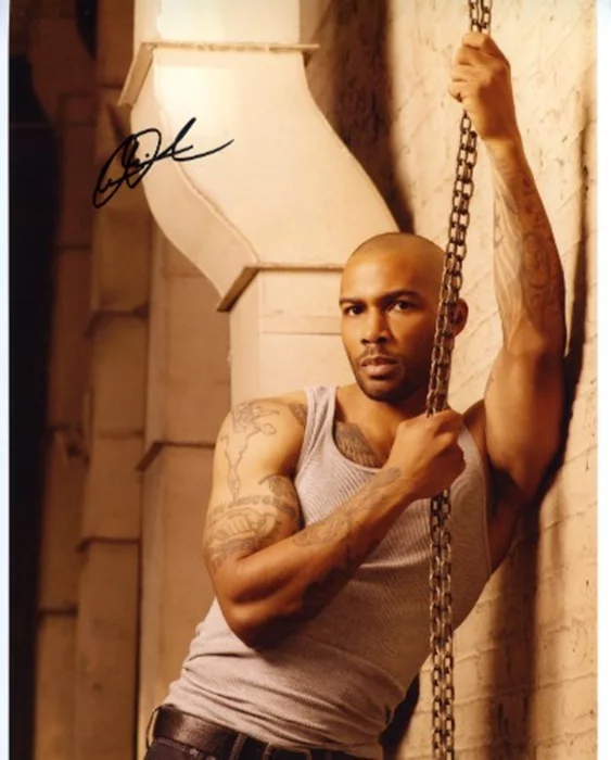 Omari Hardwick autograph