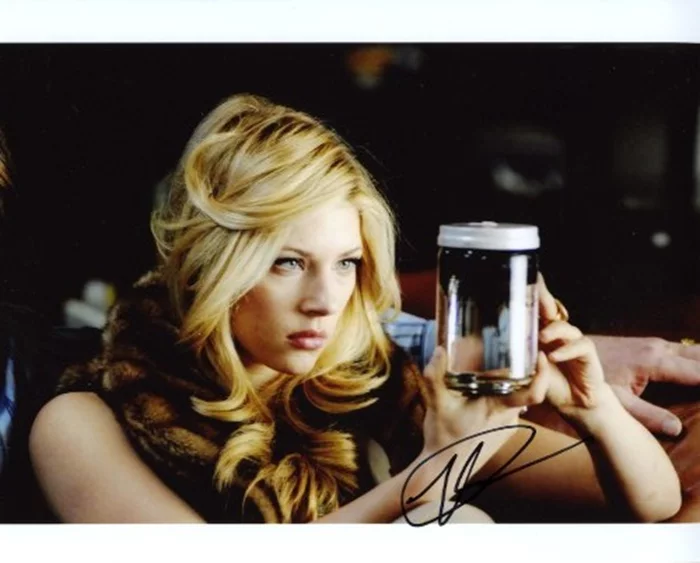 Katheryn Winnick autograph