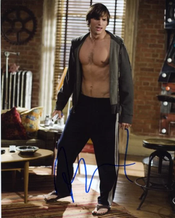 Ashton Kutcher autograph