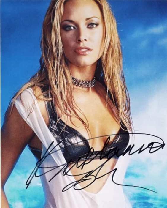 Kristanna Loken autograph