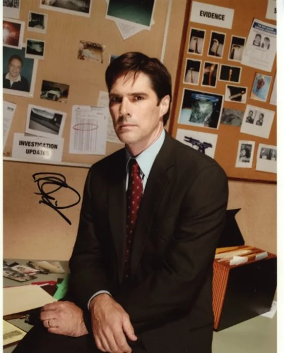 Thomas Gibson autograph
