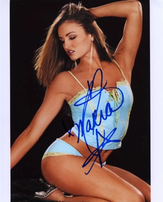 Maria Kanellis autograph