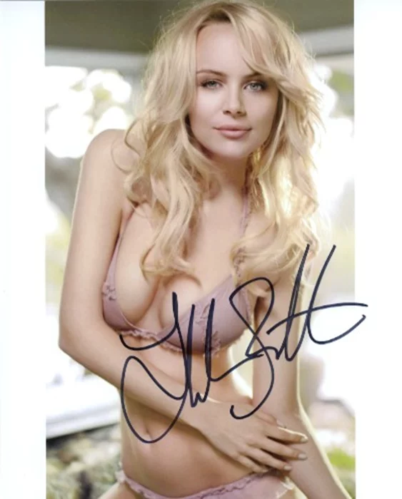 Helena Mattsson autograph