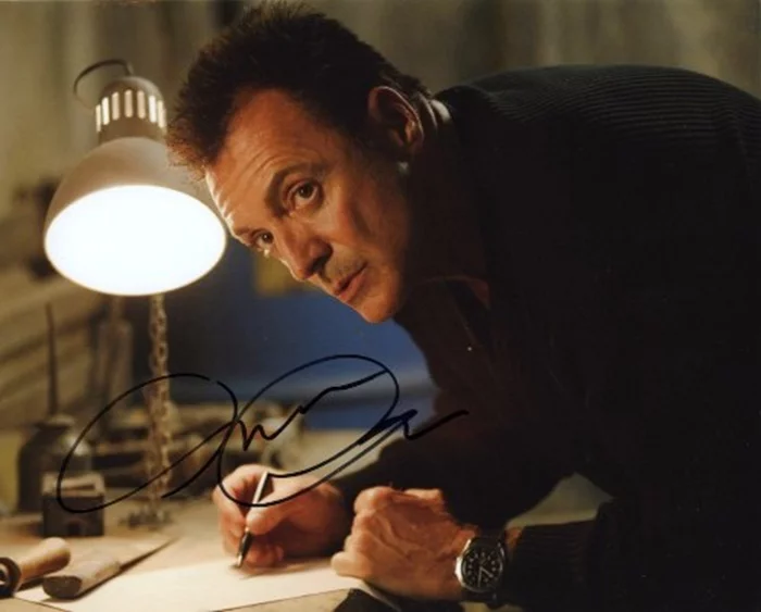Armand Assante autograph