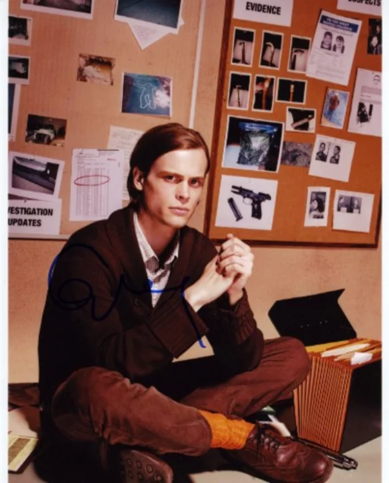 Matthew Gray Gubler autograph