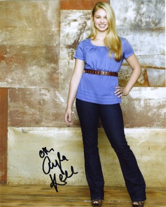 Ayla Kell autograph