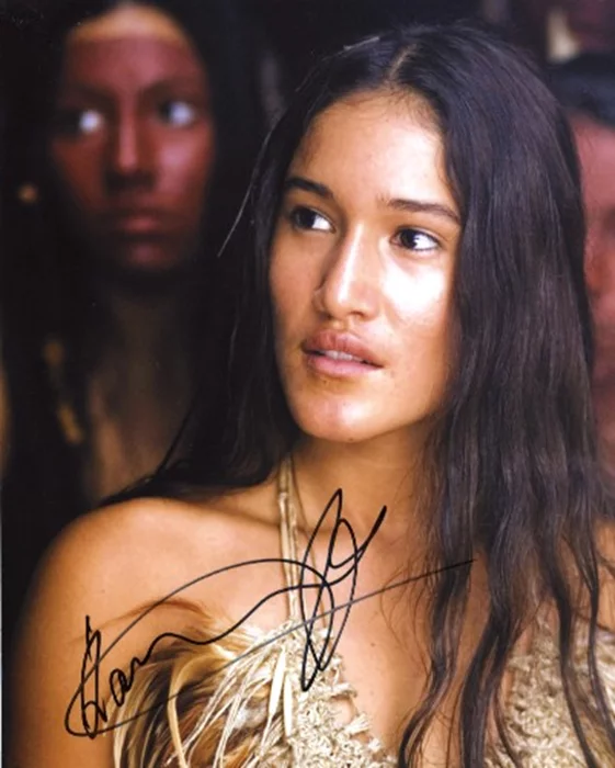 Q'Orianka Kilcher autograph