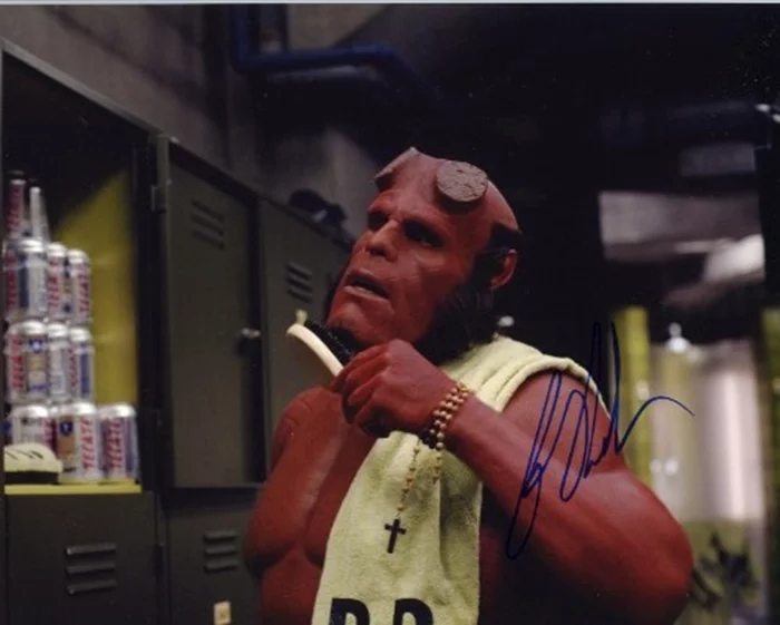 Ron Perlman autograph