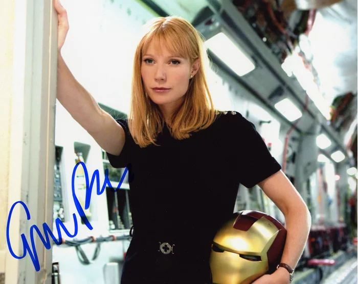 Gwyneth Paltrow autograph