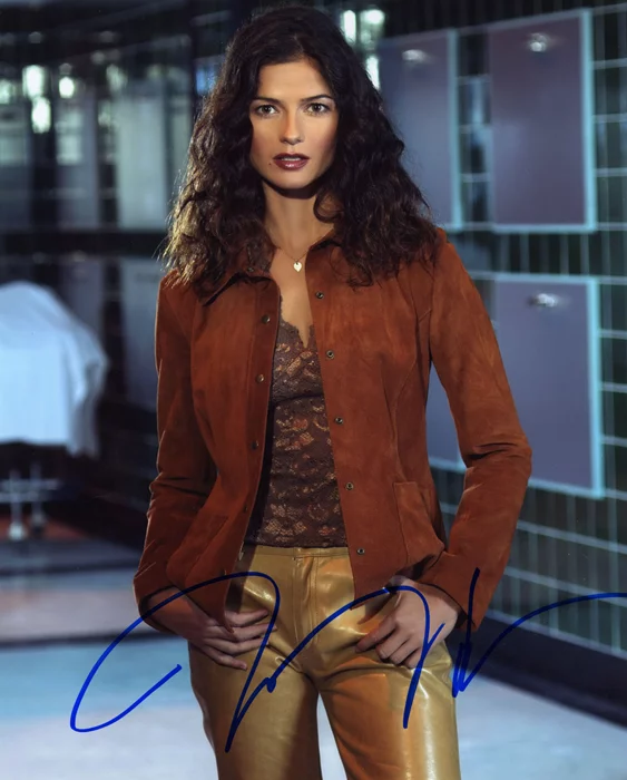 Jill Hennessy autograph