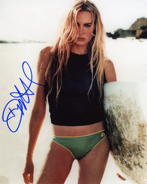 Daryl Hannah autograph
