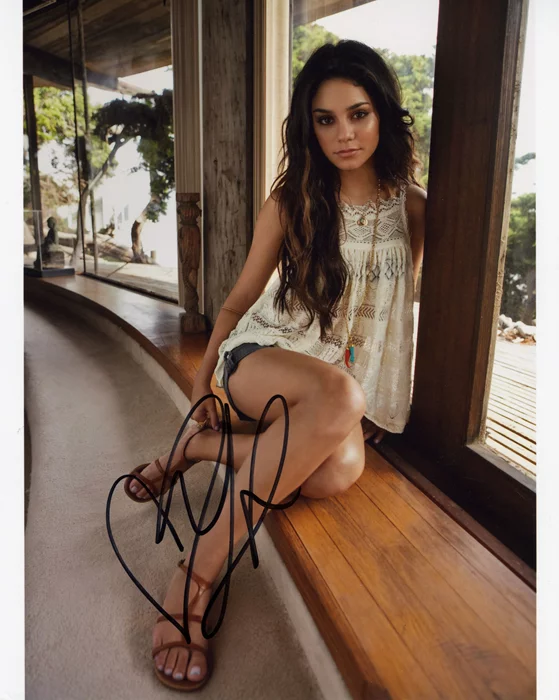 Vanessa Hudgens autograph