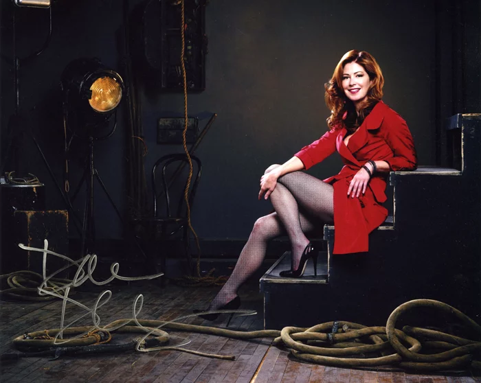 Dana Delany autograph