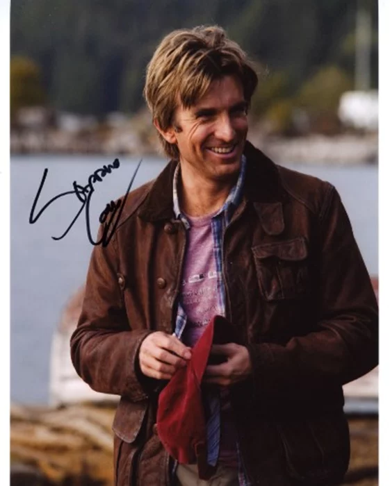 Sharlto Copley autograph