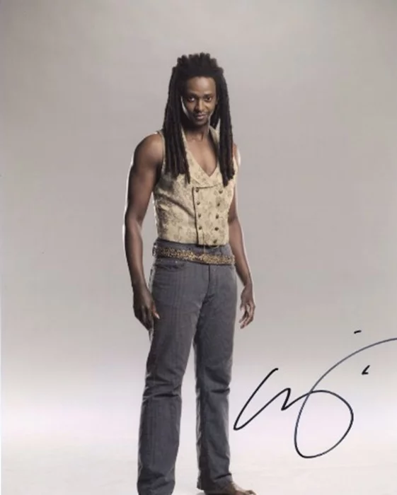 Edi Gathegi autograph