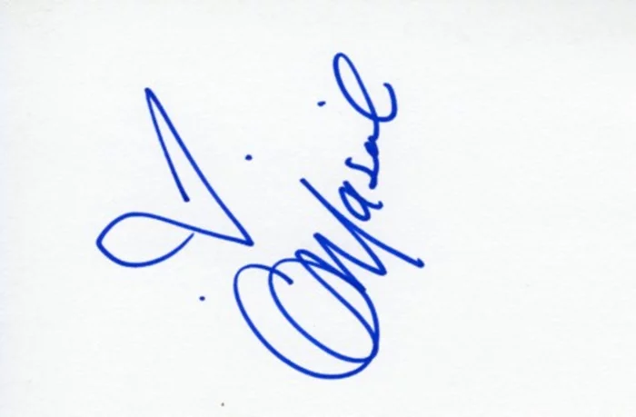 Masiela Lusha autograph