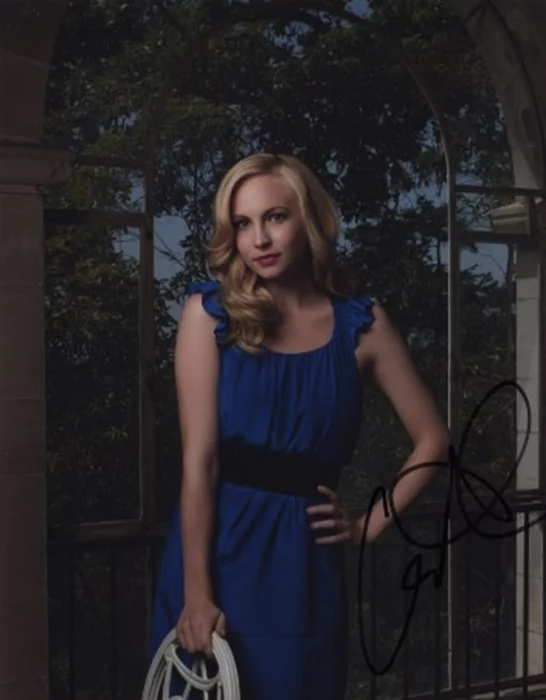 Candice Accola autograph