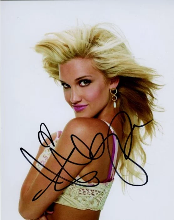 Ashley Roberts autograph