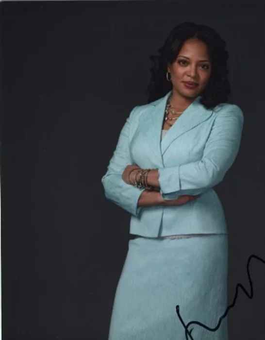 Lauren Velez autograph
