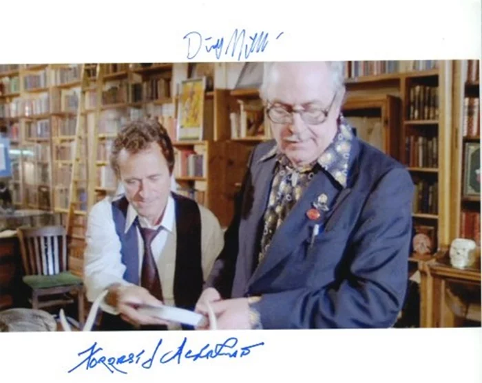 Amazon Women on the Moon autograph