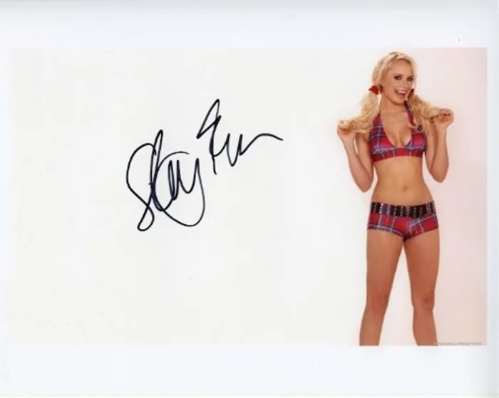Stacy Fuson autograph