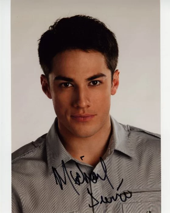 Michael Trevino autograph