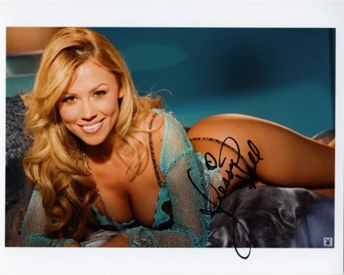Jessica Hall autograph