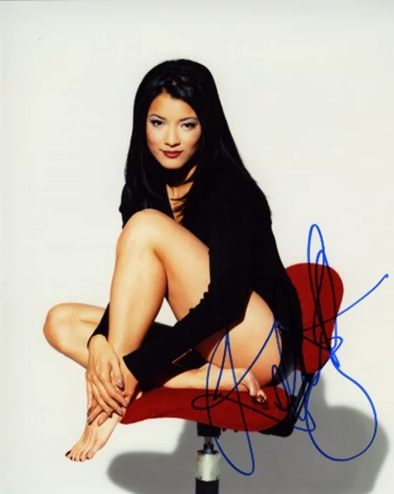 Kelly Hu autograph