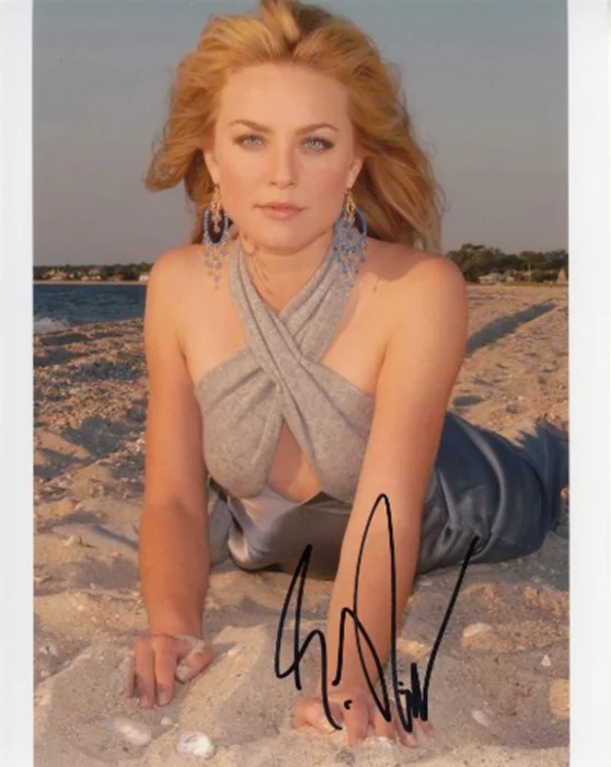Elisabeth Rohm autograph