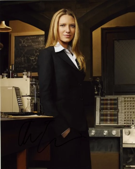 Anna Torv autograph