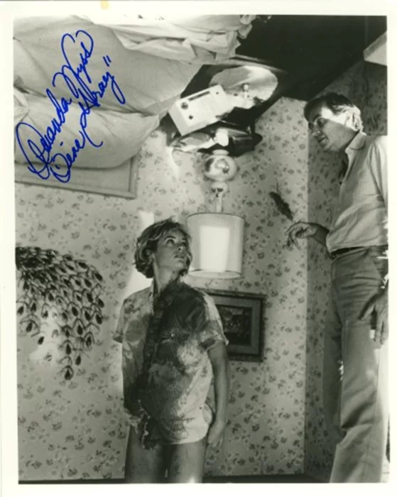 Amanda Wyss autograph