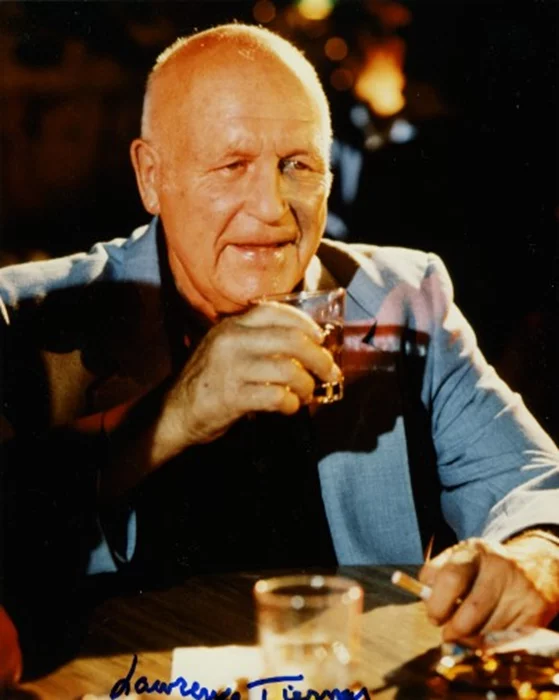 Lawrence Tierney autograph