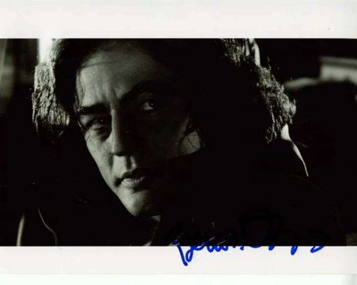 Benicio Del Toro autograph