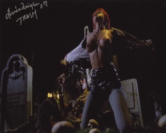 Linnea Quigley autograph