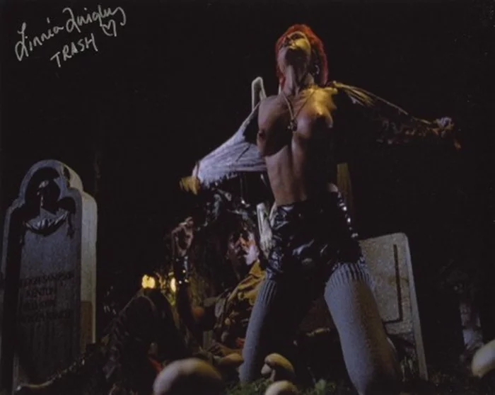 Linnea Quigley autograph