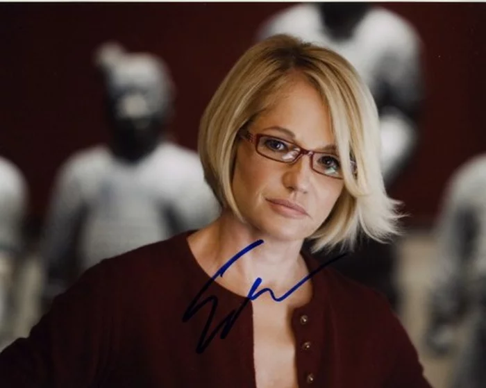 Ellen Barkin autograph