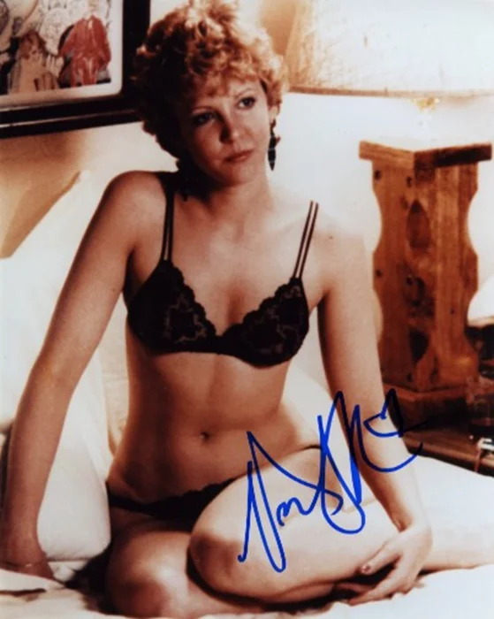Nancy Allen autograph