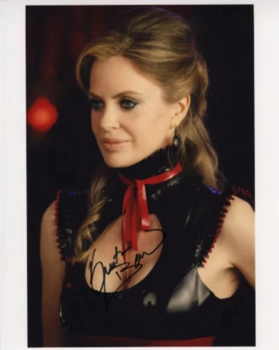 Kristin Bauer autograph